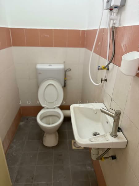 Pangsapuri untuk Disewa di Mentari Court - Joanne Diong - Bathroom - PropertyGuru.com.my
