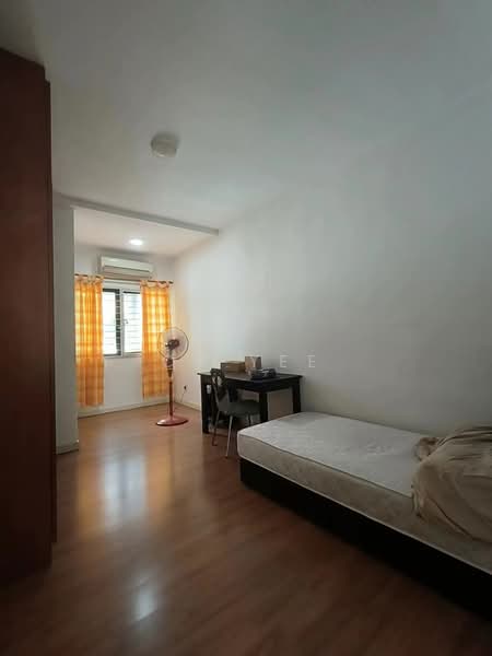 3-storey Terraced House for Sale in Lake Fields (Sungai Besi) - CK Yee - Bedroom - PropertyGuru.com.my