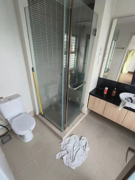 3-storey Terraced House for Sale in Lake Fields (Sungai Besi) - CK Yee - Bathroom - PropertyGuru.com.my