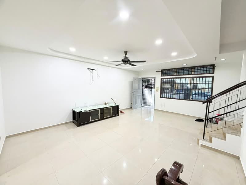 2-storey Terraced House for Rent in Johor Bahru (Johor) - Jessy Koh - Living Room - PropertyGuru.com.my