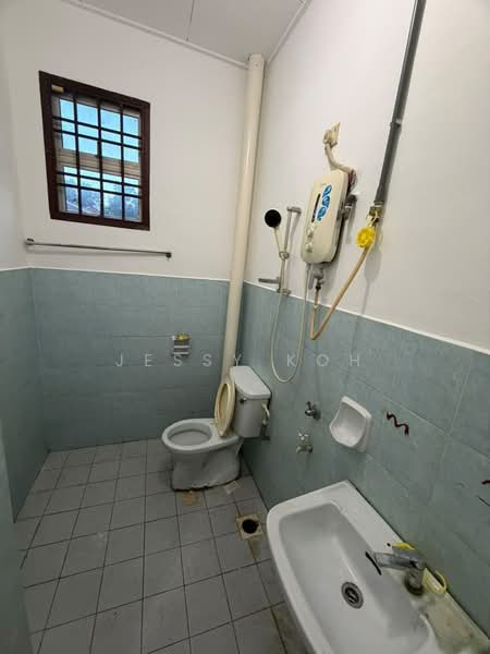 2-storey Terraced House for Rent in Johor Bahru (Johor) - Jessy Koh - Bathroom - PropertyGuru.com.my