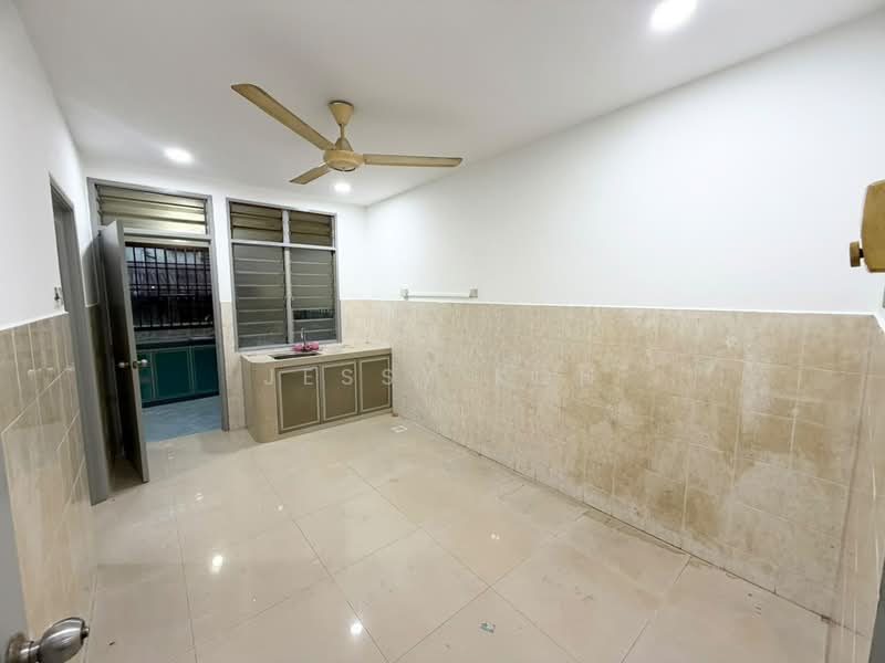 2-storey Terraced House for Rent in Johor Bahru (Johor) - Jessy Koh - Kitchen - PropertyGuru.com.my
