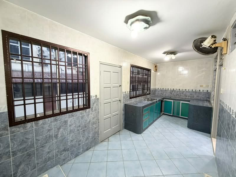 2-storey Terraced House for Rent in Johor Bahru (Johor) - Jessy Koh - Kitchen - PropertyGuru.com.my