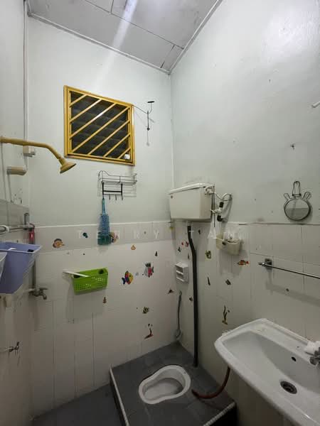 1-storey Terraced House for Sale in Taman Megah Ria (Masai) - Terry Tan - Bathroom - PropertyGuru.com.my