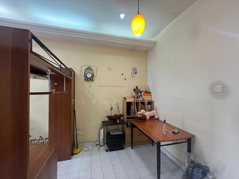 1-storey Terraced House for Sale in Taman Megah Ria (Masai) - Terry Tan - Study - PropertyGuru.com.my