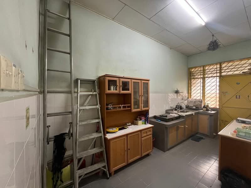 1-storey Terraced House for Sale in Taman Megah Ria (Masai) - Terry Tan - Kitchen - PropertyGuru.com.my