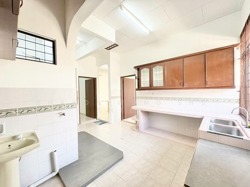 1-storey Terraced House for Rent in Taman Daya (Johor Bahru) - Sharon Wong Shu Shien - Kitchen - PropertyGuru.com.my