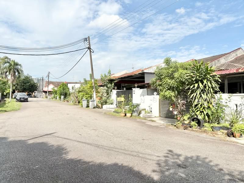 1-storey Terraced House for Rent in Taman Daya (Johor Bahru) - Sharon Wong Shu Shien - Exterior - PropertyGuru.com.my