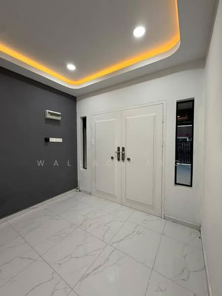 1-storey Terraced House for Sale in Taman Universiti (Skudai) - Wallace Ang - Entrance - PropertyGuru.com.my