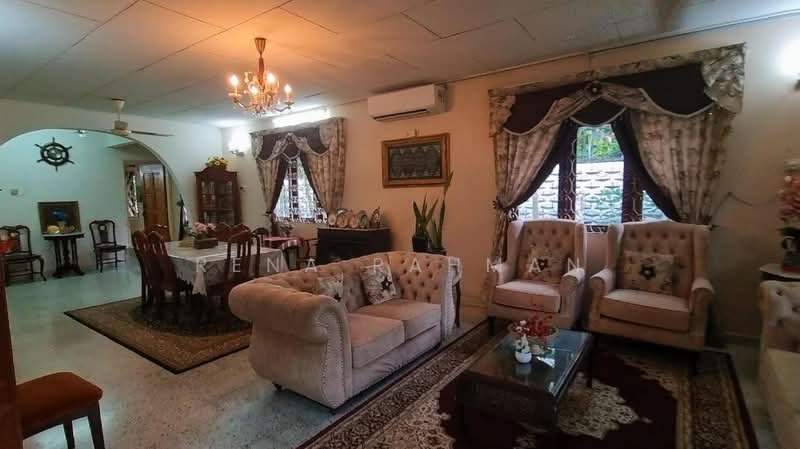 Rumah Banglo untuk Dijual di Kampung Tunku (Petaling Jaya) - Rena Rahman - Living Room - PropertyGuru.com.my