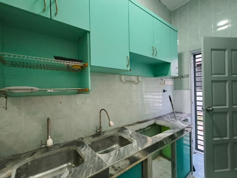 Rumah Teres 2 Tingkat untuk Disewa di Bandar Indahpura (Kulai) - Eric Loh - Kitchen - PropertyGuru.com.my
