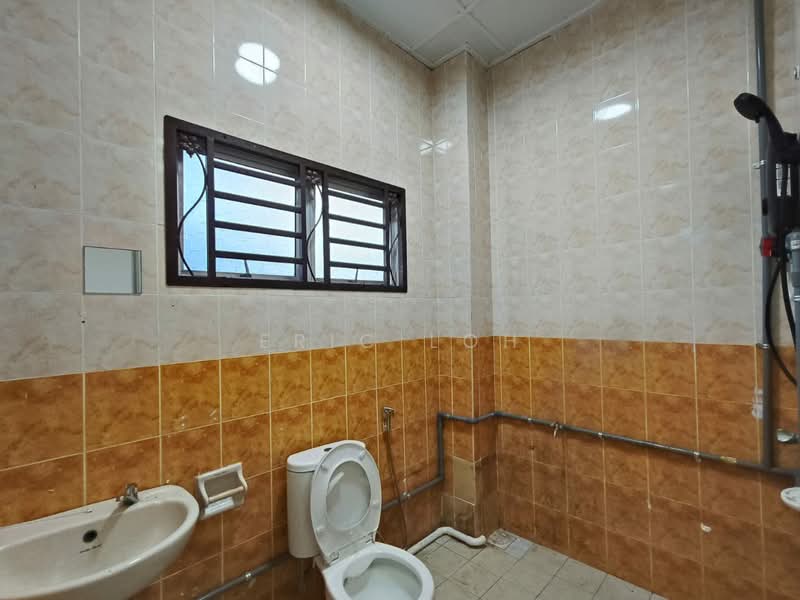 Rumah Teres 2 Tingkat untuk Disewa di Bandar Indahpura (Kulai) - Eric Loh - Bathroom - PropertyGuru.com.my
