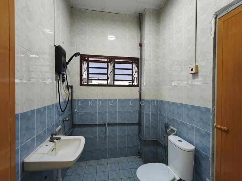 Rumah Teres 2 Tingkat untuk Disewa di Bandar Indahpura (Kulai) - Eric Loh - Bathroom - PropertyGuru.com.my
