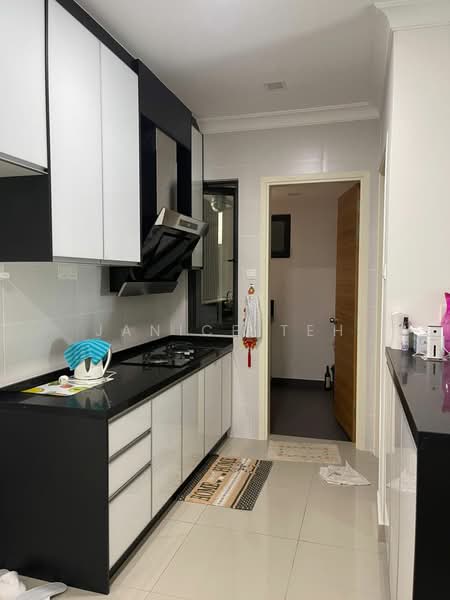 Servis Apartment untuk Dijual di Pearl Suria - Janice Teh - Kitchen - PropertyGuru.com.my