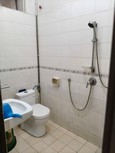 Rumah Teres 2 Tingkat untuk Disewa di Bandar Seri Alam (Masai) - Eric Tee - Bathroom - PropertyGuru.com.my