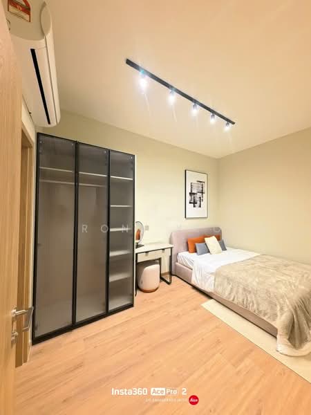 Servis Apartment untuk Disewa di Armani Raja Uda - Rony Yeo - Bedroom - PropertyGuru.com.my