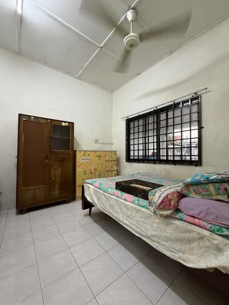 Rumah Teres 1 Tingkat untuk Dijual di Taman Sri Skudai (Skudai) - Zi Hui - Bedroom - PropertyGuru.com.my