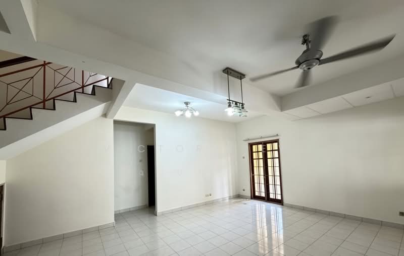 Rumah Teres 2 Tingkat untuk Dijual di Seksyen 7 (Kota Damansara) - Victor Liew - Living Room - PropertyGuru.com.my
