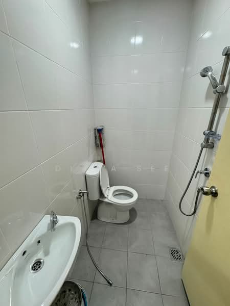 Servis Apartment untuk Dijual di Impiria Residensi Bukit Tinggi Klang - Diana See - Bathroom - PropertyGuru.com.my