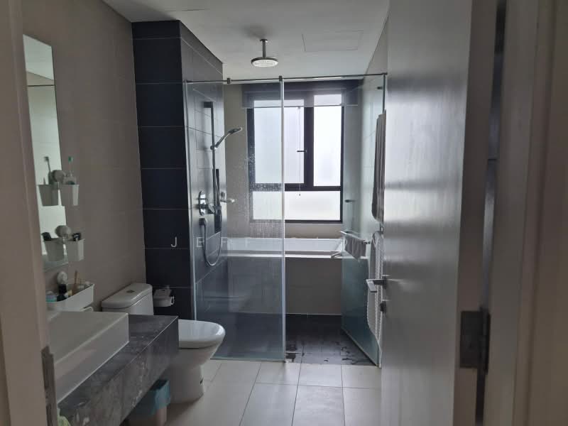 Kondominium untuk Disewa di Residensi 22 - Jeff Siow - Bathroom - PropertyGuru.com.my