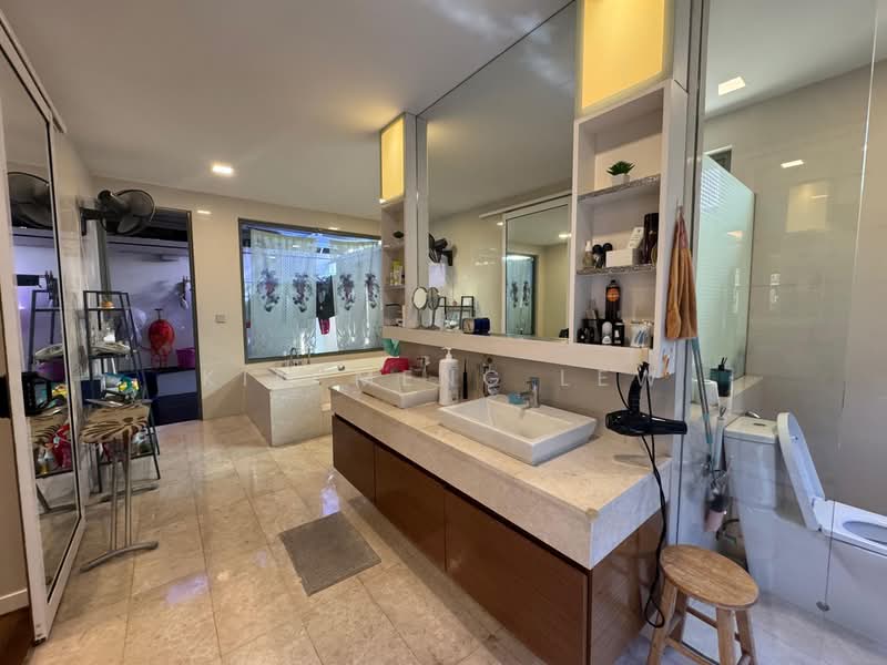 Semi-Detached House for Sale in Taman Seri Bukit Segambut (Batu) - Kim Meng Lew - Bathroom - PropertyGuru.com.my