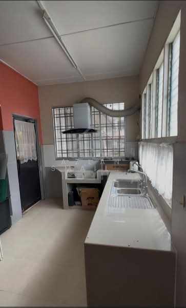 Rumah Teres 2 Tingkat untuk Dijual di Taman Sri Pulai Perdana (Skudai) - Azlan Ismail aiproperty - Kitchen - PropertyGuru.com.my