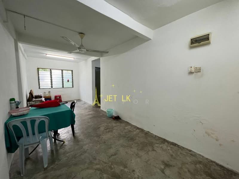 Rumah Flat untuk Dijual di Flat PKNS Section 7 - Ivy Por - Dining Room - PropertyGuru.com.my