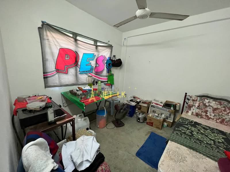 Rumah Flat untuk Dijual di Flat PKNS Section 7 - Ivy Por - Bedroom - PropertyGuru.com.my