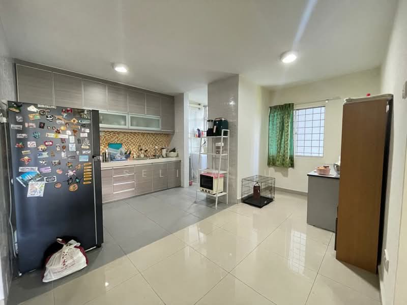 Kondominium untuk Dijual di Amadesa Resort Condominium - Selina Yu - Kitchen - PropertyGuru.com.my