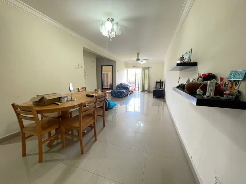 Kondominium untuk Dijual di Amadesa Resort Condominium - Selina Yu - Living Room - PropertyGuru.com.my