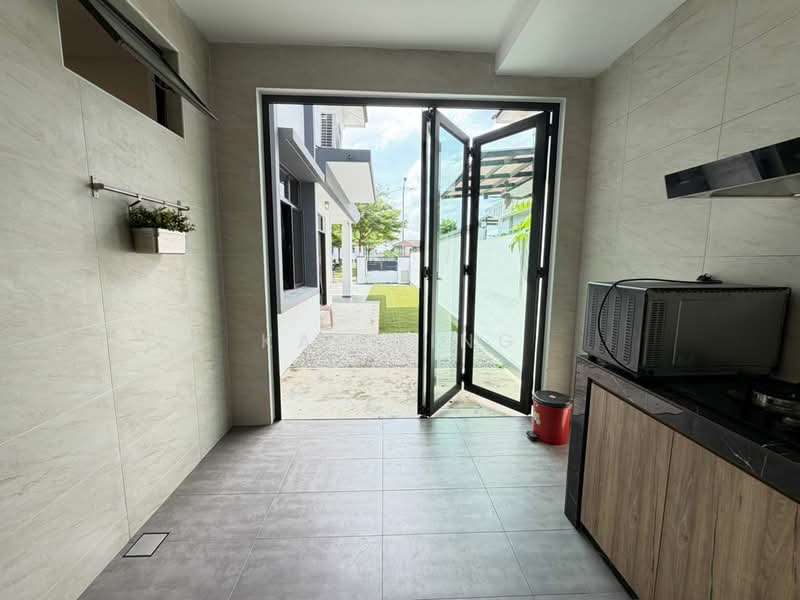 Cluster House for Sale in Tebrau (Johor) - Kai Jing - Kitchen - PropertyGuru.com.my