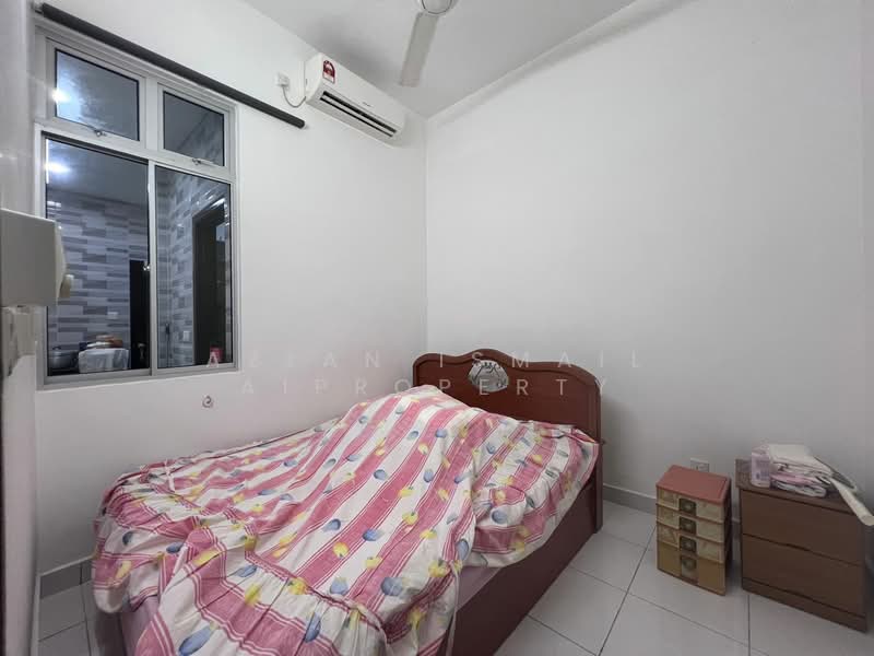 2-storey Terraced House for Sale in Taman Bestari Perdana (Pasir Gudang) - Azlan Ismail aiproperty - Bedroom - PropertyGuru.com.my