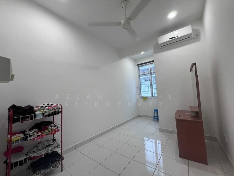 2-storey Terraced House for Sale in Taman Bestari Perdana (Pasir Gudang) - Azlan Ismail aiproperty - Bedroom - PropertyGuru.com.my