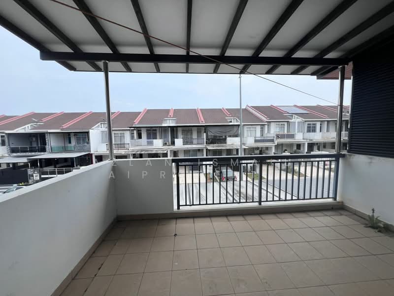 2-storey Terraced House for Sale in Taman Bestari Perdana (Pasir Gudang) - Azlan Ismail aiproperty - Balcony - PropertyGuru.com.my