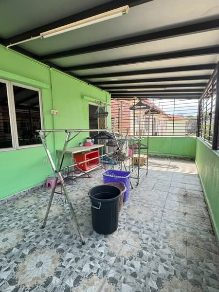 Rumah Teres 2 Tingkat untuk Dijual di Taman Tun Perak (Rawang) - Andrew Tan - Balcony - PropertyGuru.com.my