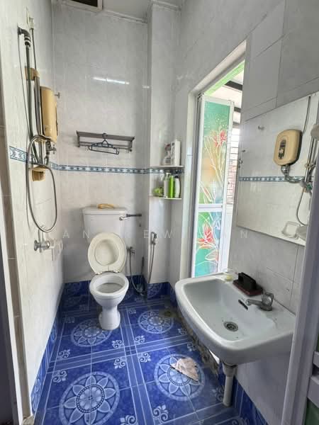 Rumah Teres 2 Tingkat untuk Dijual di Taman Tun Perak (Rawang) - Andrew Tan - Bathroom - PropertyGuru.com.my