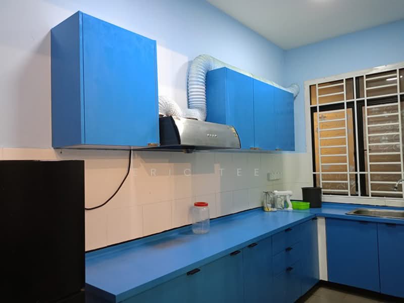 Servis Apartment untuk Disewa di Jentayu Residensi @ Tampoi - Eric Tee - Kitchen - PropertyGuru.com.my
