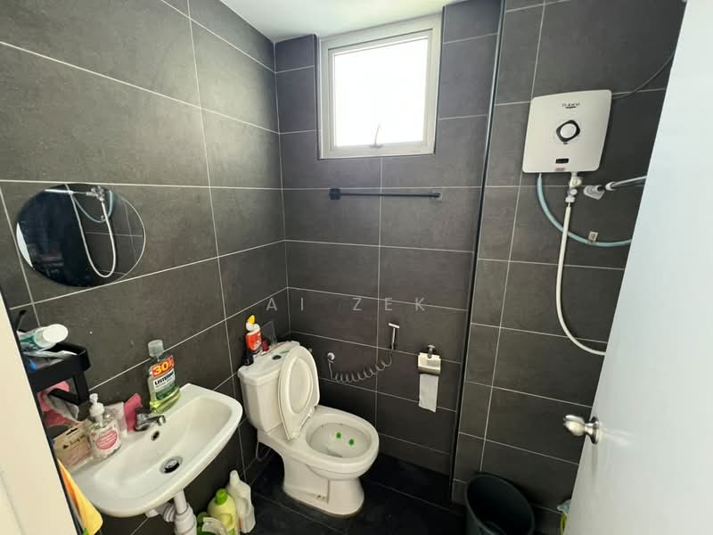 Servis Apartment untuk Dijual di Midas @ Seri Alam - Ai Zek - Bathroom - PropertyGuru.com.my