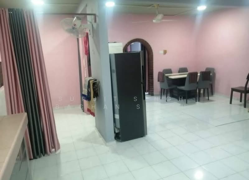 Rumah Teres 2 Tingkat untuk Dijual di Petaling Jaya (Selangor) - SURJIT SINGH BACHAN SINGH - Dining Room - PropertyGuru.com.my