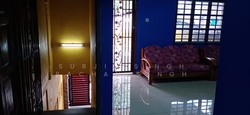 Rumah Teres 2 Tingkat untuk Dijual di Petaling Jaya (Selangor) - SURJIT SINGH BACHAN SINGH - Living Room - PropertyGuru.com.my