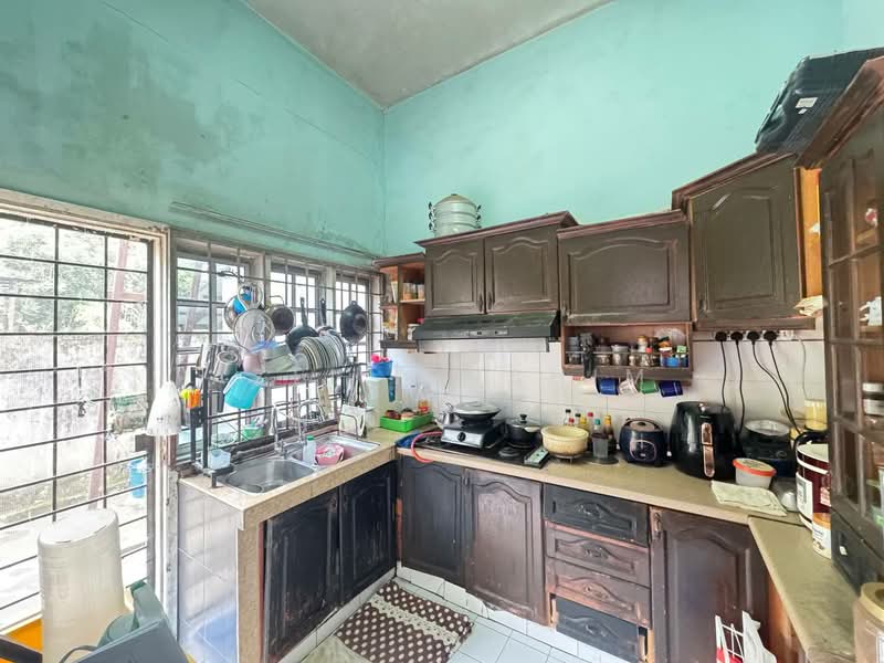 2.5-storey Terraced House for Sale in Taman Bukit Jaya (Ulu Kelang) - Azli Ibrahim - Kitchen - PropertyGuru.com.my
