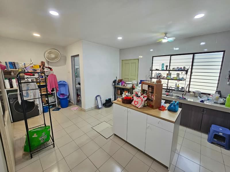 Rumah Teres 2 Tingkat untuk Dijual di Taman Puncak Jalil (Seri Kembangan) - Jason Tan - Kitchen - PropertyGuru.com.my