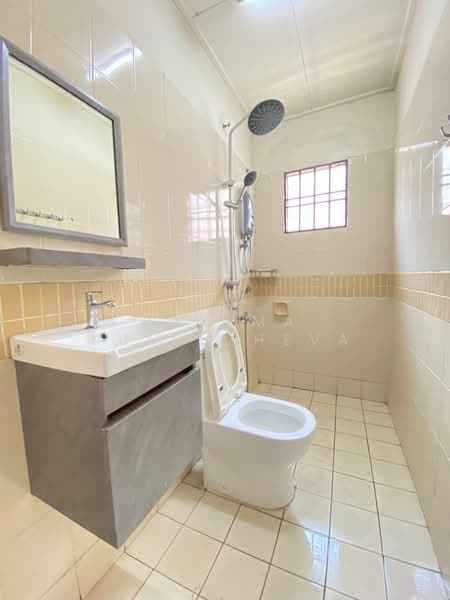 Rumah Teres 2 Tingkat untuk Dijual di Taman Sungai Kapar Indah (Kapar) - Zarema Kulbuzheva - Bathroom - PropertyGuru.com.my
