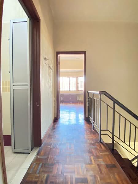 Rumah Teres 2 Tingkat untuk Dijual di Taman Sungai Kapar Indah (Kapar) - Zarema Kulbuzheva - Corridor - PropertyGuru.com.my