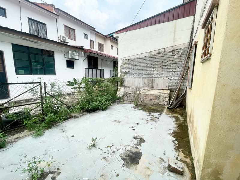 2-storey Terraced House for Sale in Taman Lestari Perdana (Seri Kembangan) - Azli Ibrahim - Exterior - PropertyGuru.com.my