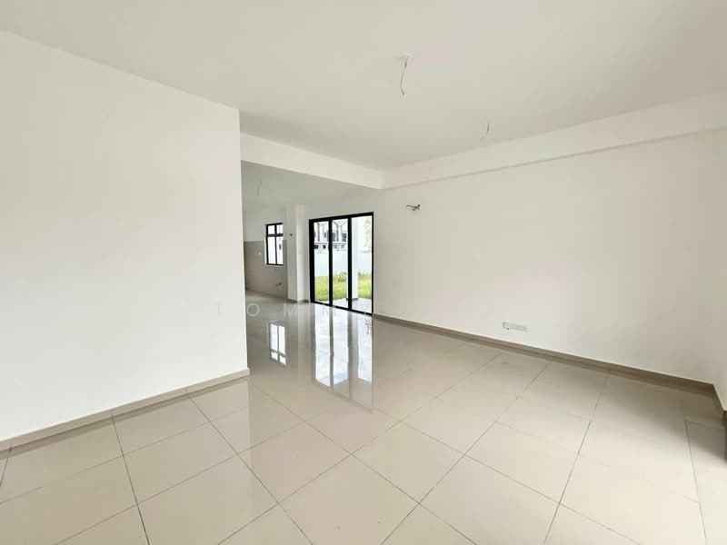 2-storey Terraced House for Sale in Bandar Dato Onn (Tebrau) - Tommy Tai - Living Room - PropertyGuru.com.my