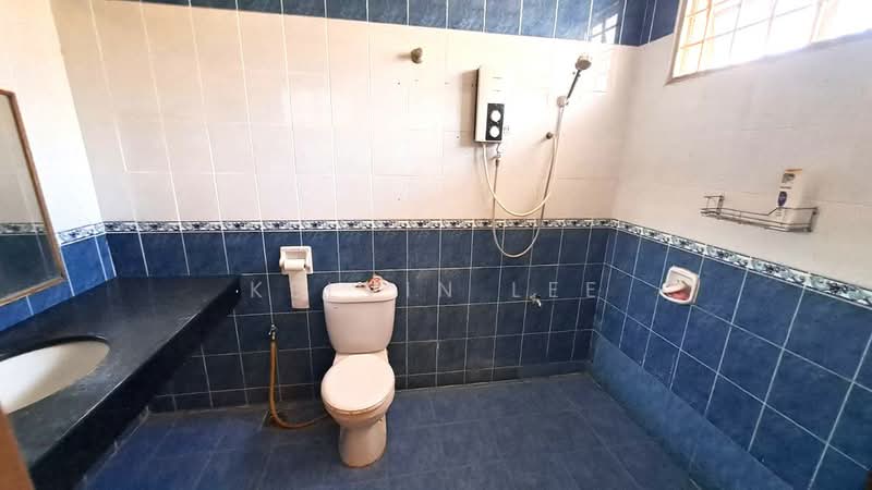 2-storey Terraced House for Sale in Taman Desa Melati (Nilai) - Kelvin Lee - Bathroom - PropertyGuru.com.my