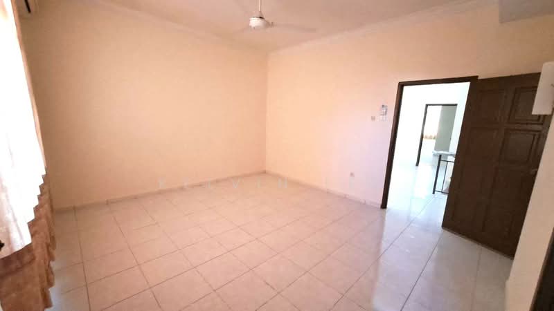 2-storey Terraced House for Sale in Taman Desa Melati (Nilai) - Kelvin Lee - Living Room - PropertyGuru.com.my