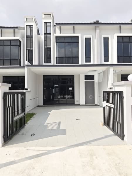Rumah Teres 2 Tingkat untuk Disewa di Taman Mount Austin (Tebrau) - William Loke - Exterior - PropertyGuru.com.my