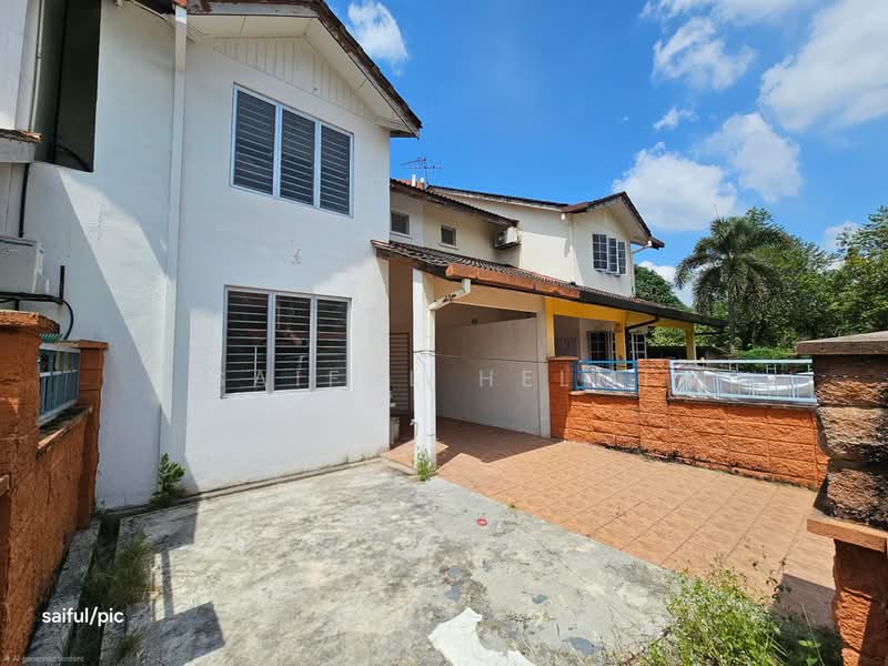 2-storey Terraced House for Sale in Bukit Jelutong (Shah Alam) - SAIFUL HELMI - Exterior - PropertyGuru.com.my